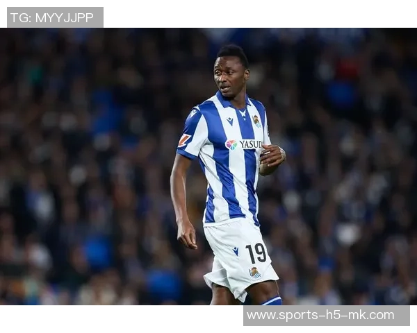 萨迪克贝半场表现突出独得13分1板2助成为全队唯一上双球员 萨迪克贝半场表现突出独得13分1板2助成为全队唯一上双球员