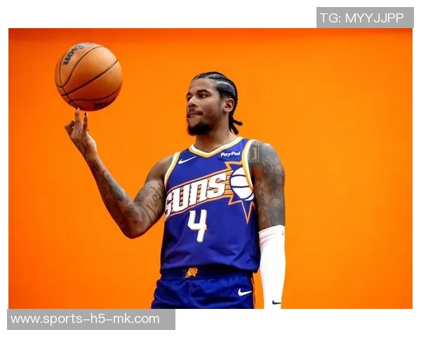 杰伦布朗半场火力全开15投10中狂砍24分3篮板3助攻展现超强实力 杰伦布朗半场火力全开15投10中狂砍24分3篮板3助攻展现超强实力